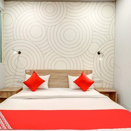OYO 79898 Grand Hotel Neu-Delhi Exterior foto
