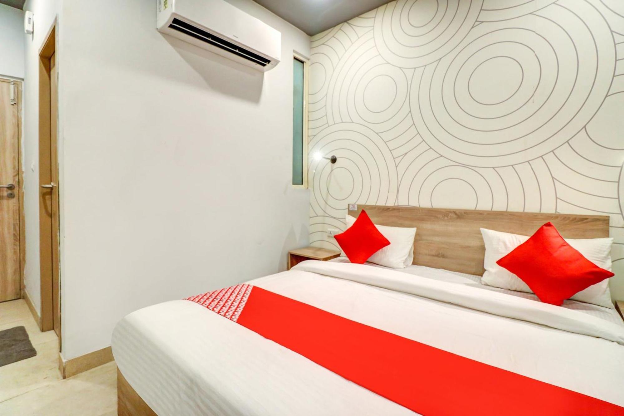 OYO 79898 Grand Hotel Neu-Delhi Exterior foto