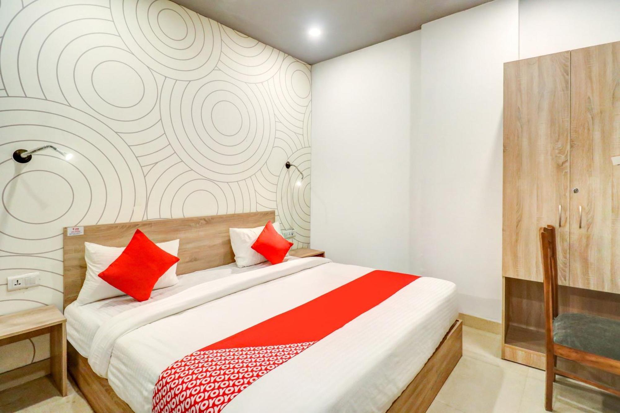 OYO 79898 Grand Hotel Neu-Delhi Exterior foto