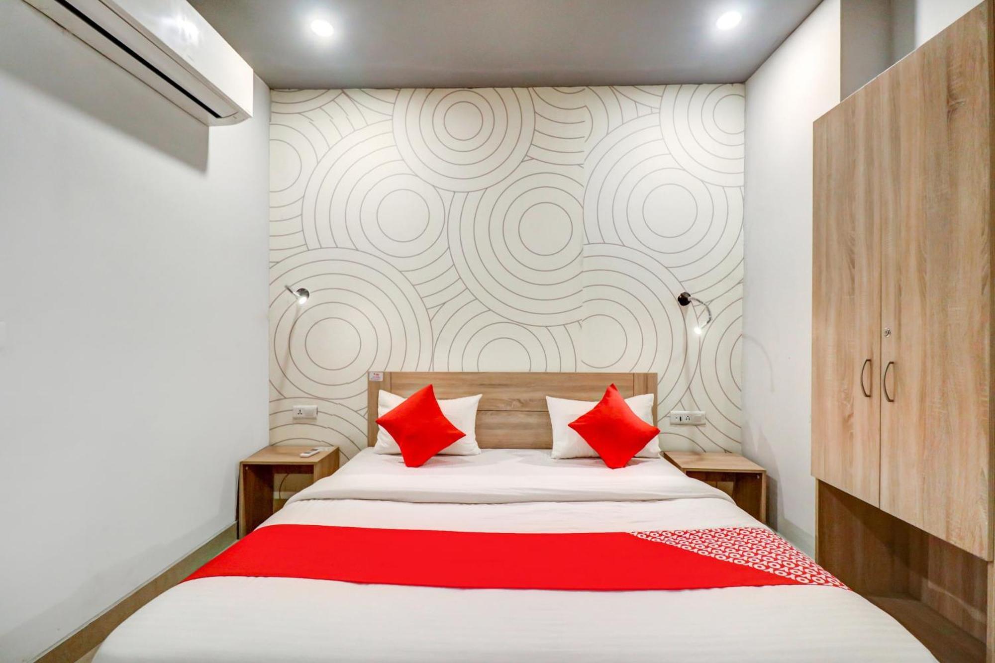OYO 79898 Grand Hotel Neu-Delhi Exterior foto